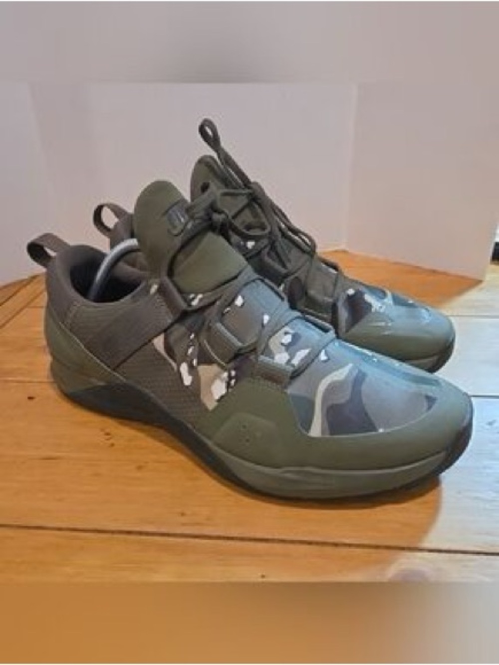 Nike Men's Olive Green Camouflage Strap Sneakers